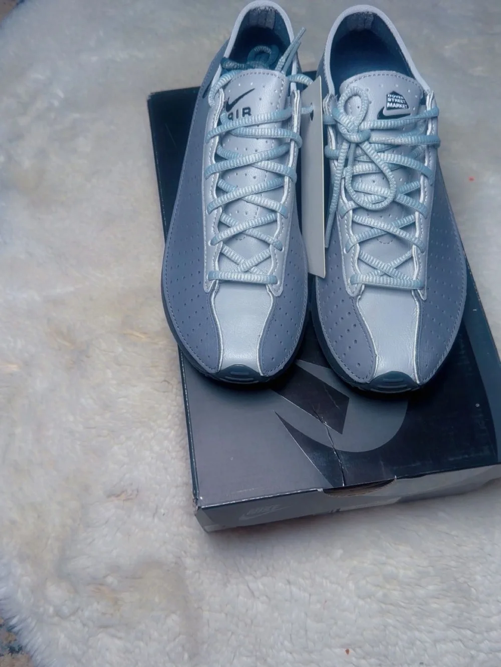 Nike Men's Light Gray Athletic Sneakers - Low Top